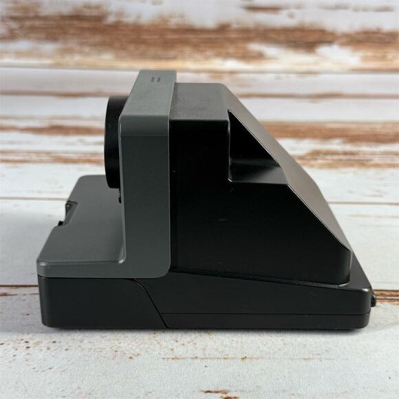 Polaroid OneStep 2 i-Type Instant Film Camera Gray Built-in Flash - Picture 2 of 6